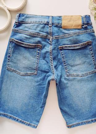 Стрейчевые джинсовые шорты артикул: 196423 фото