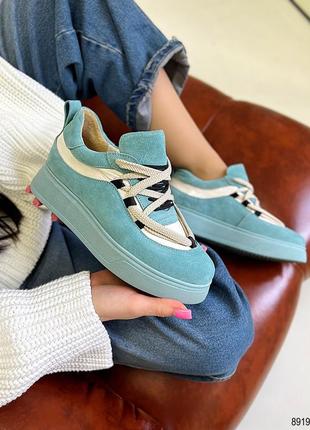 Замшевые кроссовки женские