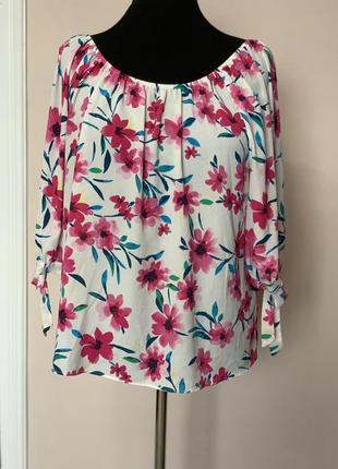 Нежная женская блуза в цветы1 фото