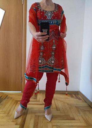 Изумительный комплект платье расшито камнями, штаны и шаль, индийский наряд