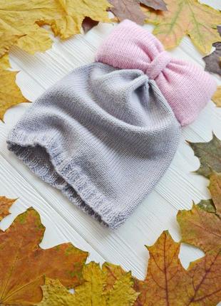 Демисезонная шапочка для девочки