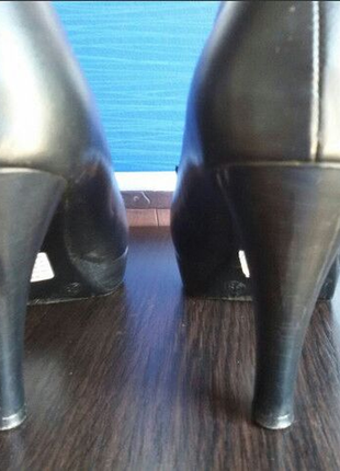 Туфлі класні 38р за устілкою 24,8-25 см у носінні дуже зручні1 фото