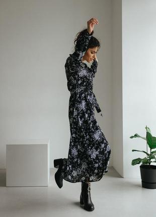 Летнее закрытое платье миди с цветочным принтом. черное s-m4 фото