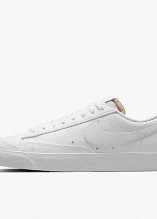 Nike blazer low 77 white оригинальные женские кроссовки с коробкой и всеми бирками. размер по стельке 25,5 см, причина продажи-не подойти размер.1 фото