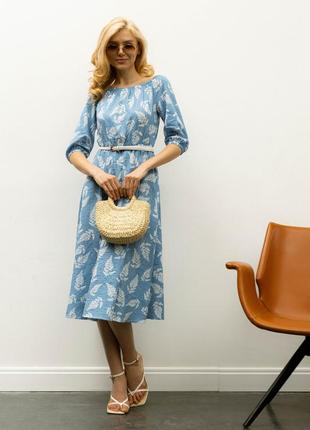 Свободное летнее платье миди с открытыми плечами. цветочный принт. голубое s-m3 фото