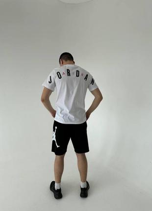 Футболка от jordan с брендовым лого6 фото