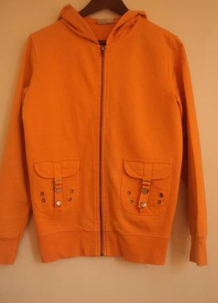 Яркая спортивка