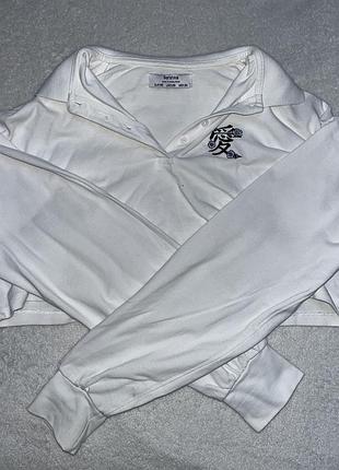 Укорочений кроп-топ bershka