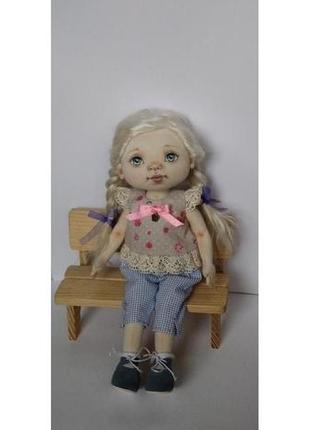 Текстильна лялька варенька з додатковою одягом1 фото