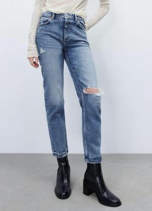 Базовые slim джинсы с рваной zara