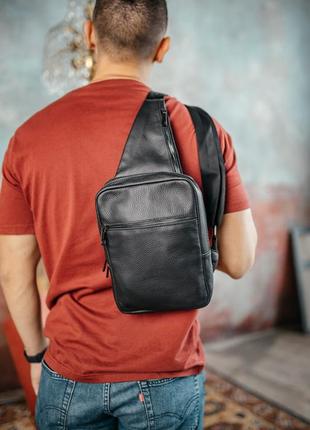 Мужской черный слинг, сумка на грудь из натуральной кожи, кожаная вместительная черная сумка1 фото