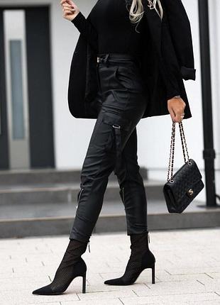 Брюки из экокожи