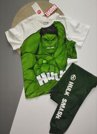 Костюм hulk, футболка і штани для хлопчика на 122 см, комплект.