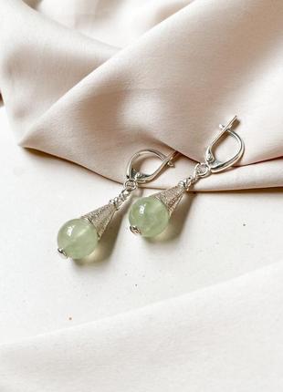 Серебряные серьги галлея с зеленым пренитом, женские сережки с натуральным камнем7 фото