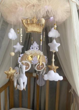 Детский мобиль в пастительных тонах. универсальный мобиль для кроватки. мобиль из фетра под заказ.