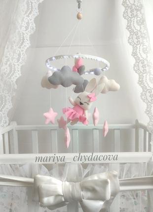 Мобіль для ліжечка з підсвіткою. мобіль для дівчинки. дитячий мобіль ручної роботи