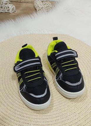 Детские кроссовки tu kids, состояние идеальное