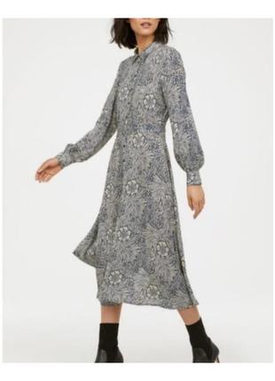 Стильное платье-халат с длинным рукавом