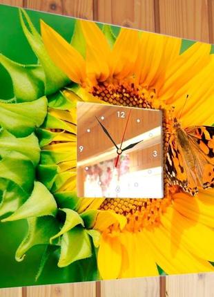 Настенные часы с красивым декором на кухню "подсолнух и бабочка" (c00570)2 фото