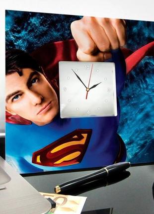 Настенные часы с декором "супермен" (c00994)3 фото