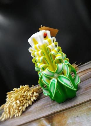 Свеча "огонек надежды". весенняя свеча. резная свеча ручной работы.