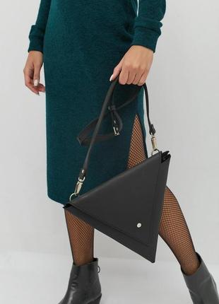 Треугольная стильная женская сумка