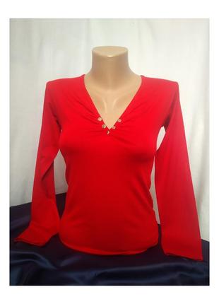 Лонгслив женская красная кофта футболка с длинным рукавом  и треугольным вырезом горловины1 фото