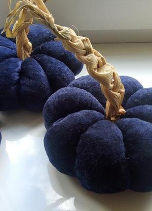 Тканинні осінні гарбузики з плющу сині, декор для дому1 фото
