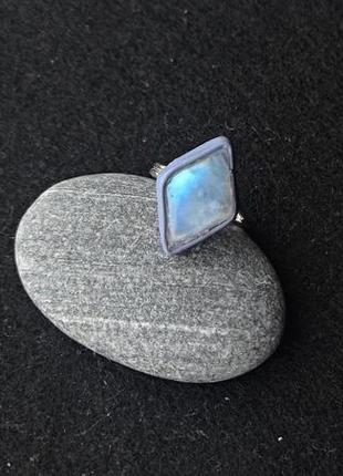 Кільце з  натуральним опалом.стильний подарунок