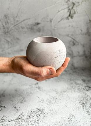 Бетонный горшок в форме шара. кашпо из бетона3 фото