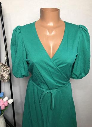 Вискозное зеленое платье на запах2 фото