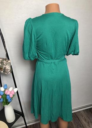 Вискозное зеленое платье на запах8 фото