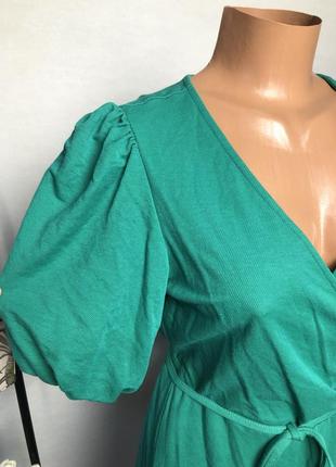 Вискозное зеленое платье на запах5 фото