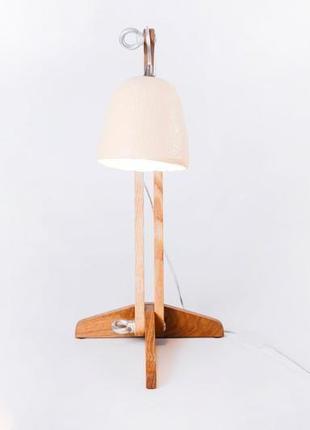 Настільна лампа з дерева та підсиленого пап'є-маше3 фото
