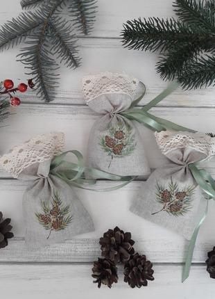 Лавандовое саше с вышивкой