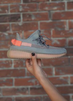 Круті жіночі кросівки adidas yeezy boost 350 сірі