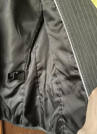 Стильний однобортний піджак у смужку4 фото