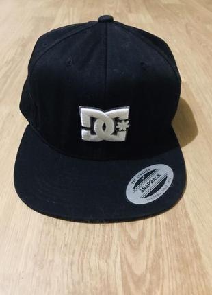 Кепка snapback dc