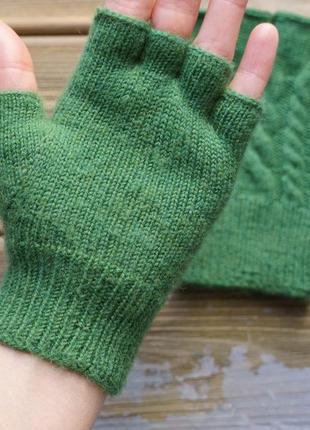 Жіночі вовняні мітенки зелені гловелети ручної роботи5 фото