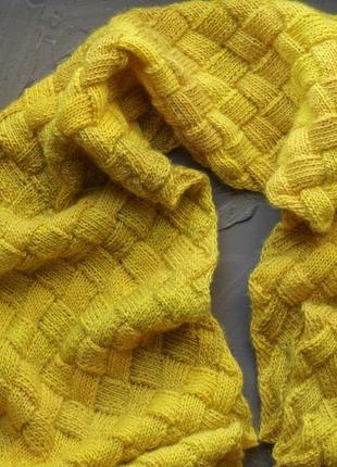 Яскравий жовтий шарф в техніці ентрелак ручної роботи3 фото