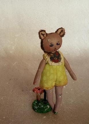 Маленька текстильна лялечка в стилі примітив1 фото