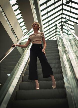 Топ з відкритими плечима boohoo