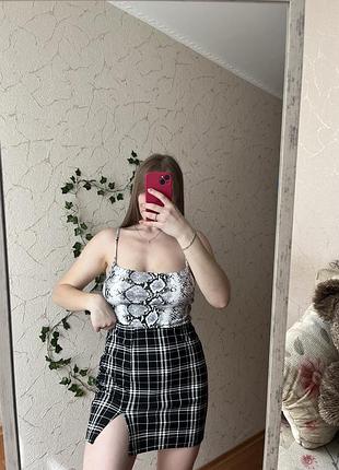 Юбка в клетку с разрезом