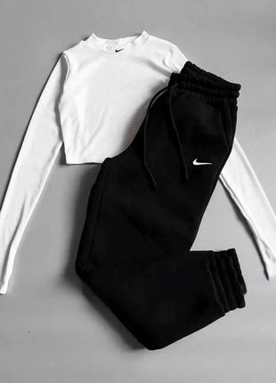 Спортивный костюм nike топ с длинными рукавами высоким воротом под горло укороченный лонгслив брюки джоггеры комплект найк черный белый4 фото