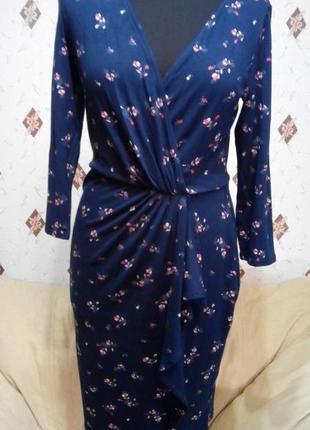 Элегантное платье с драпировкой