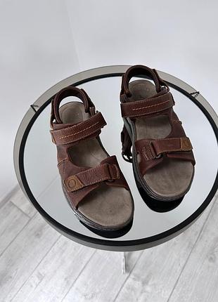 Шкіряні босоніжки на липучках clarks7 фото