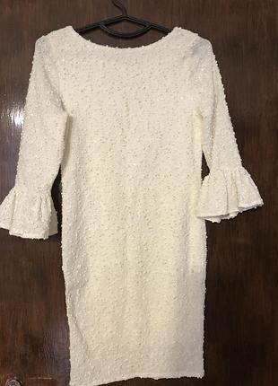 Платье молочного цвета