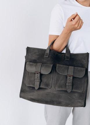 Женская сумка большого размера темно-серого цвета из натуральной кожи с плечевым ремнем