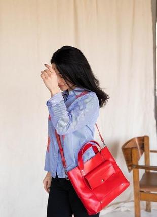 Классическая вместительная женская сумка ручной работы из натуральной кожи с глянцевым эффектом3 фото