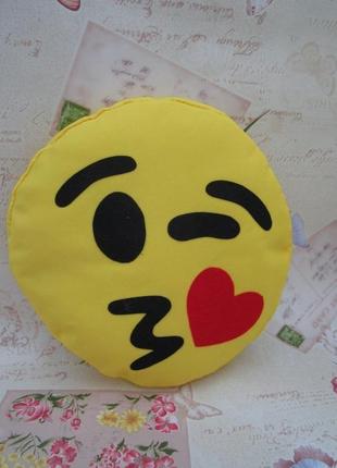 Велика подушка-смайлик emoji #b-3 закоханий моргунчик smile